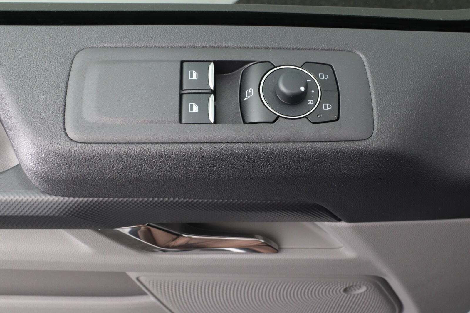 Hvid Ford E-Transit Custom 320S fra 2025