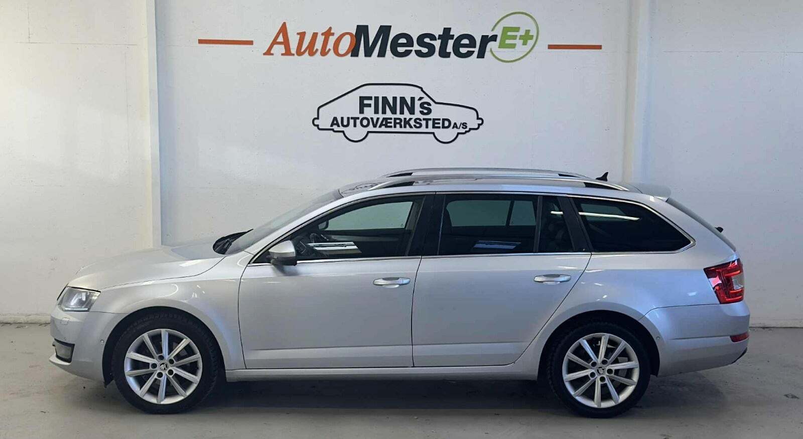 Skoda Octavia 1,6 TDi 105 Elegance Combi DSG