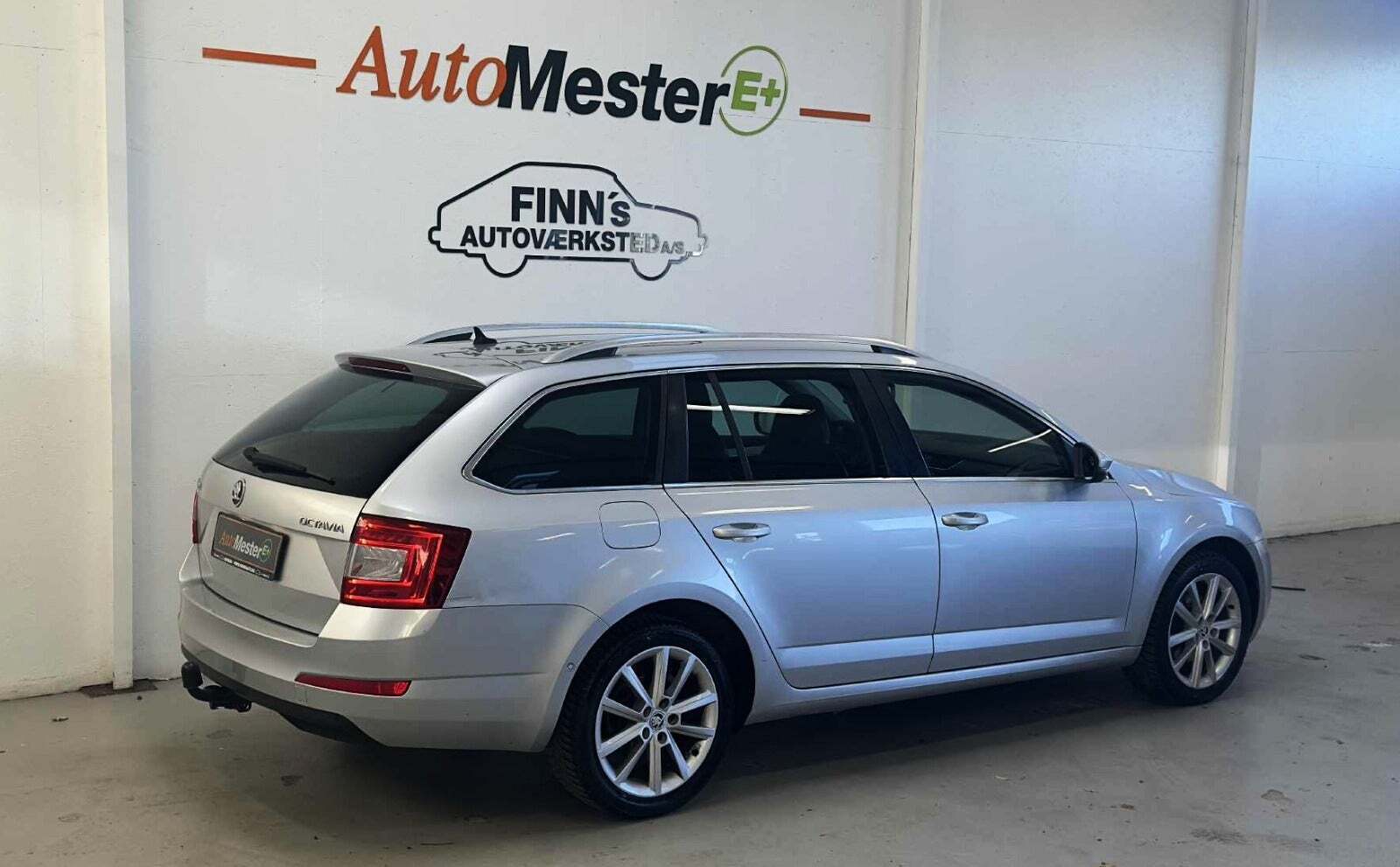 Skoda Octavia 1,6 TDi 105 Elegance Combi DSG