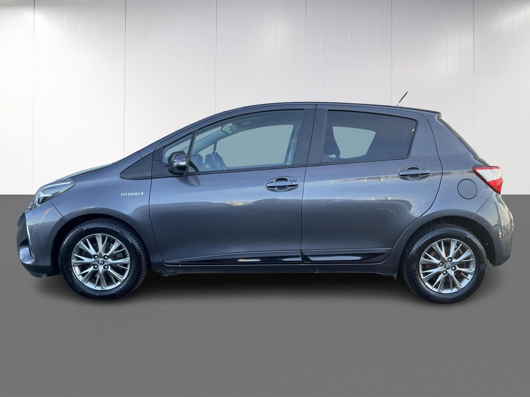 Toyota Yaris 1,5 Hybrid H2 Premium E-CVT 100HK 5d Trinl. Gear