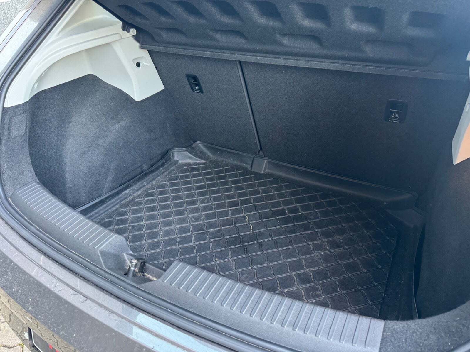 Grå Seat Leon fra 2016