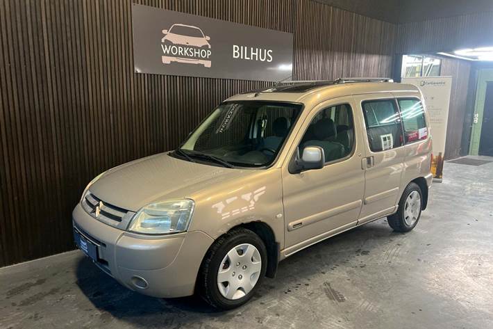 Orange Citroën Berlingo fra 2004 set udefra