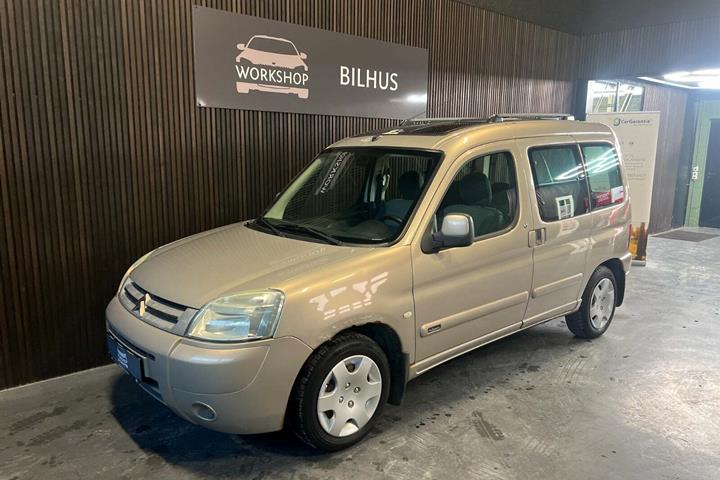 Orange Citroën Berlingo fra 2004 set udefra