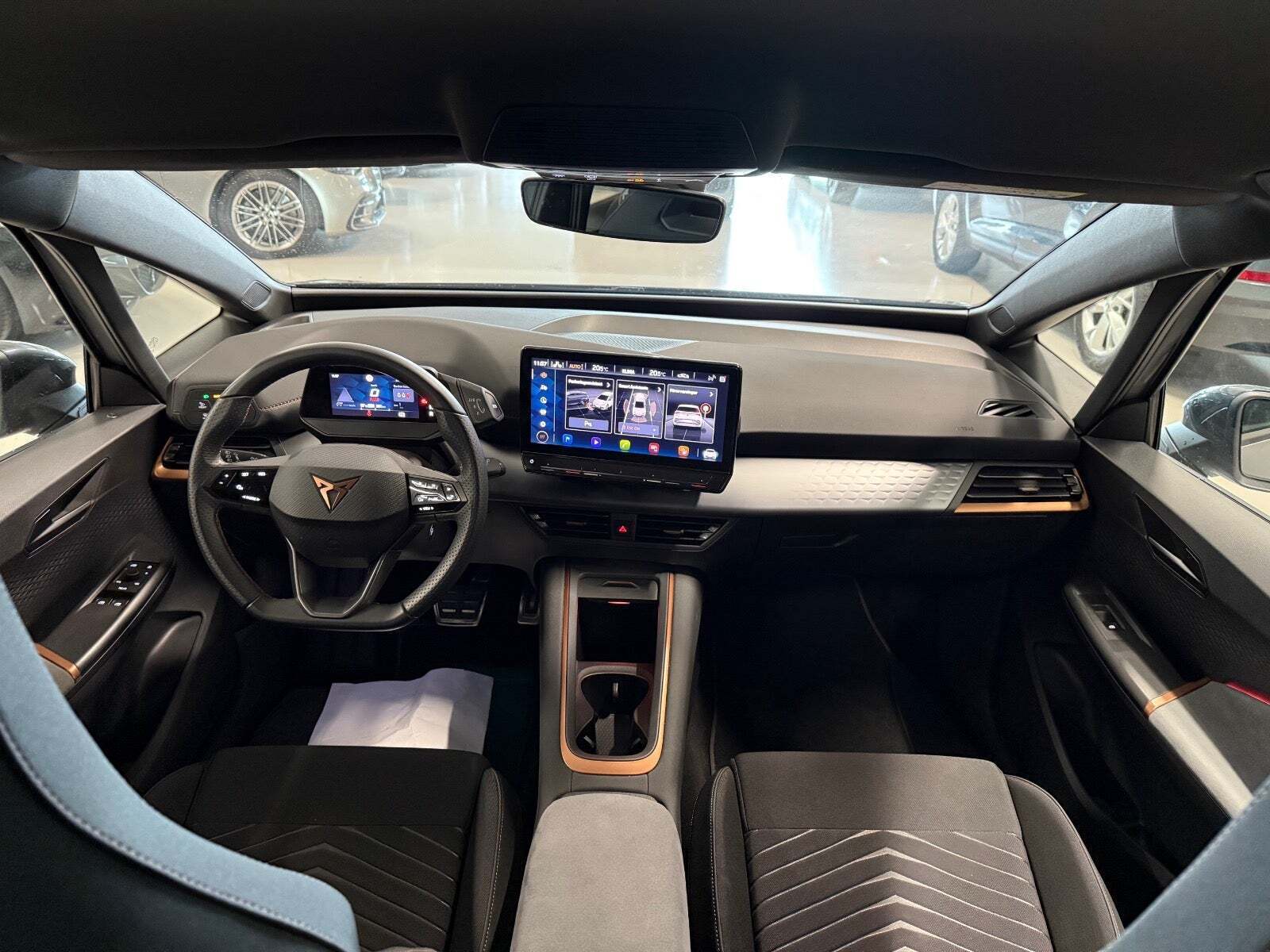 Grå Cupra Born fra 2024