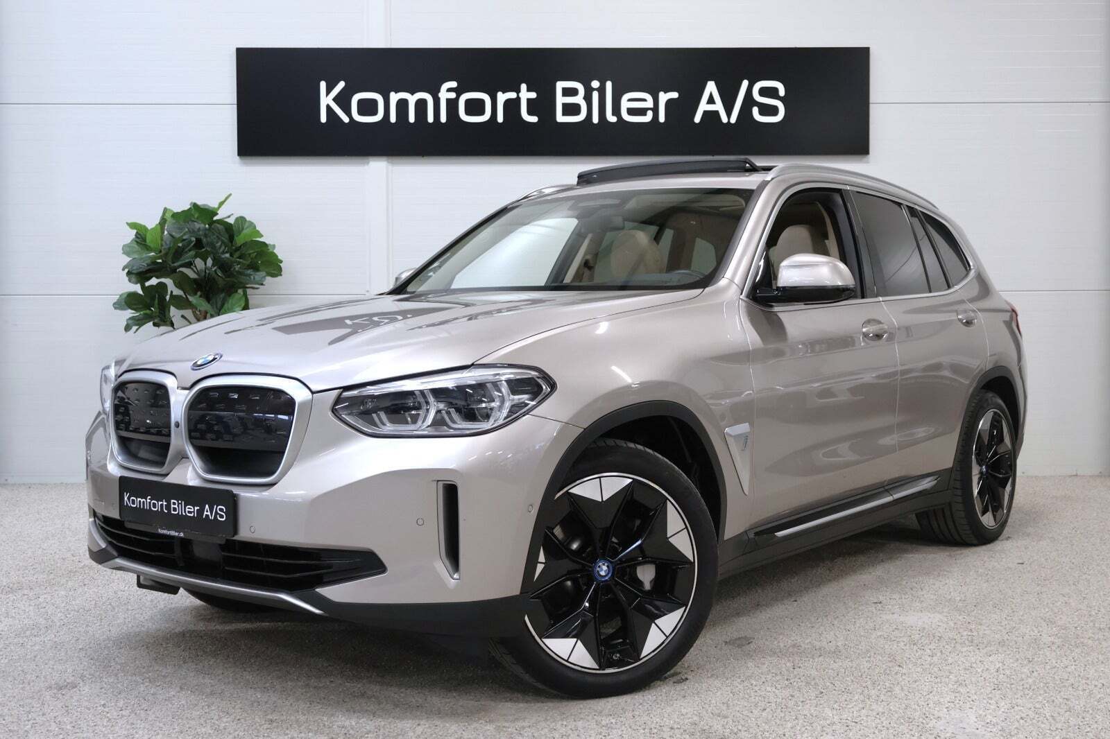 BMW iX3 Charged Plus