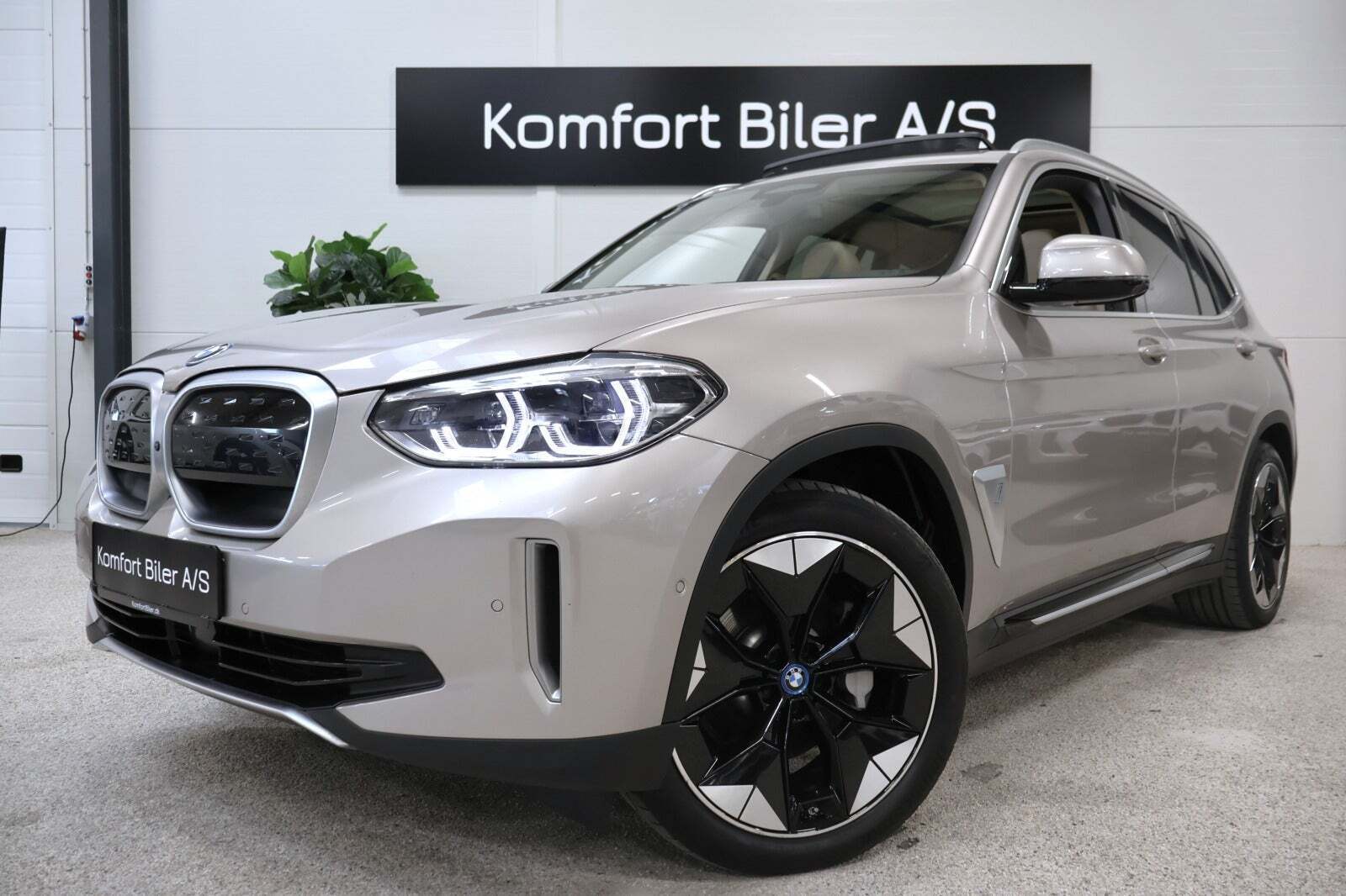 BMW iX3 Charged Plus