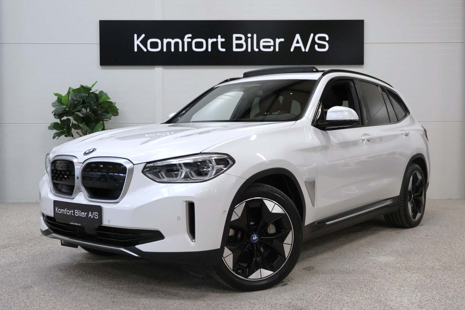 BMW iX3 Charged Plus