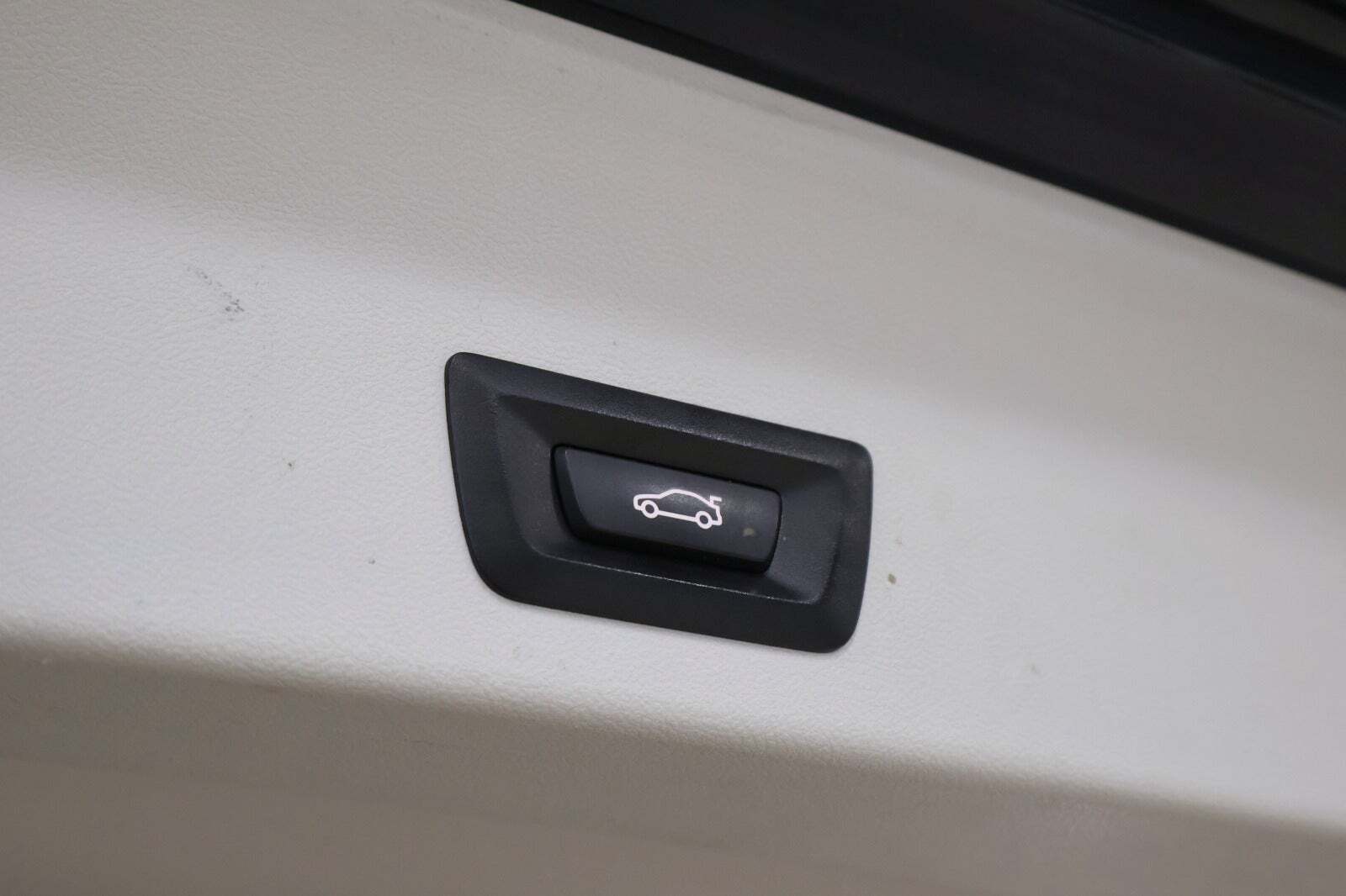 Blå BMW iX3 fra 2021