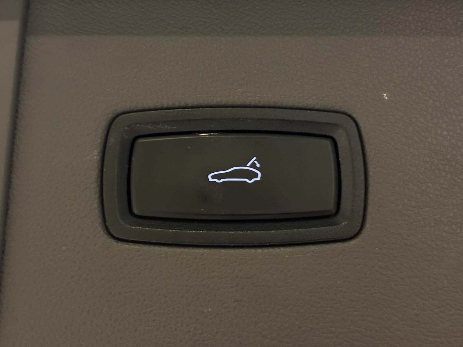 Sort Porsche Cayenne Turbo fra 2018