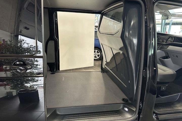 Sort VW Transporter fra 2021