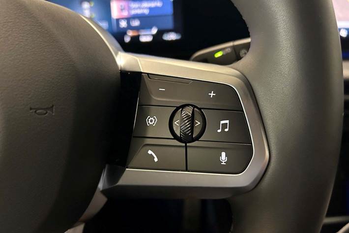 Hvid BMW iX1 fra 2025