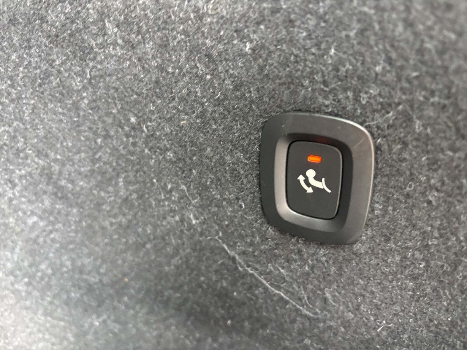 Blå Volvo XC40 fra 2020