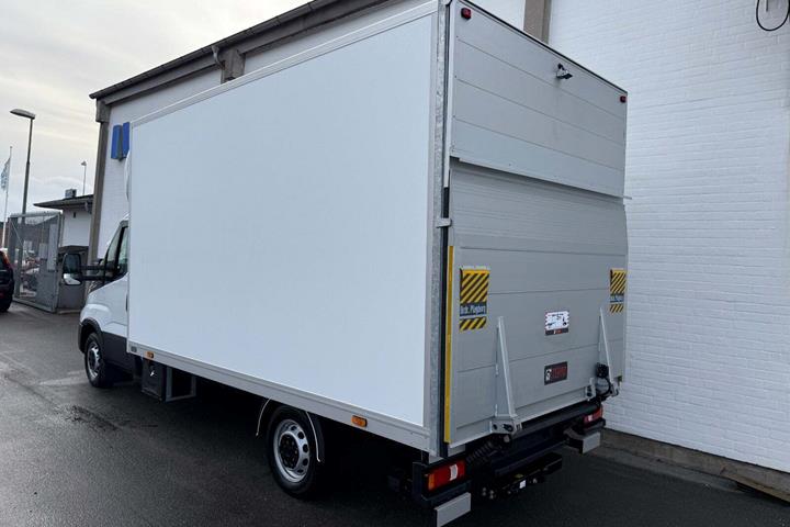 Hvid Iveco Daily fra 2025