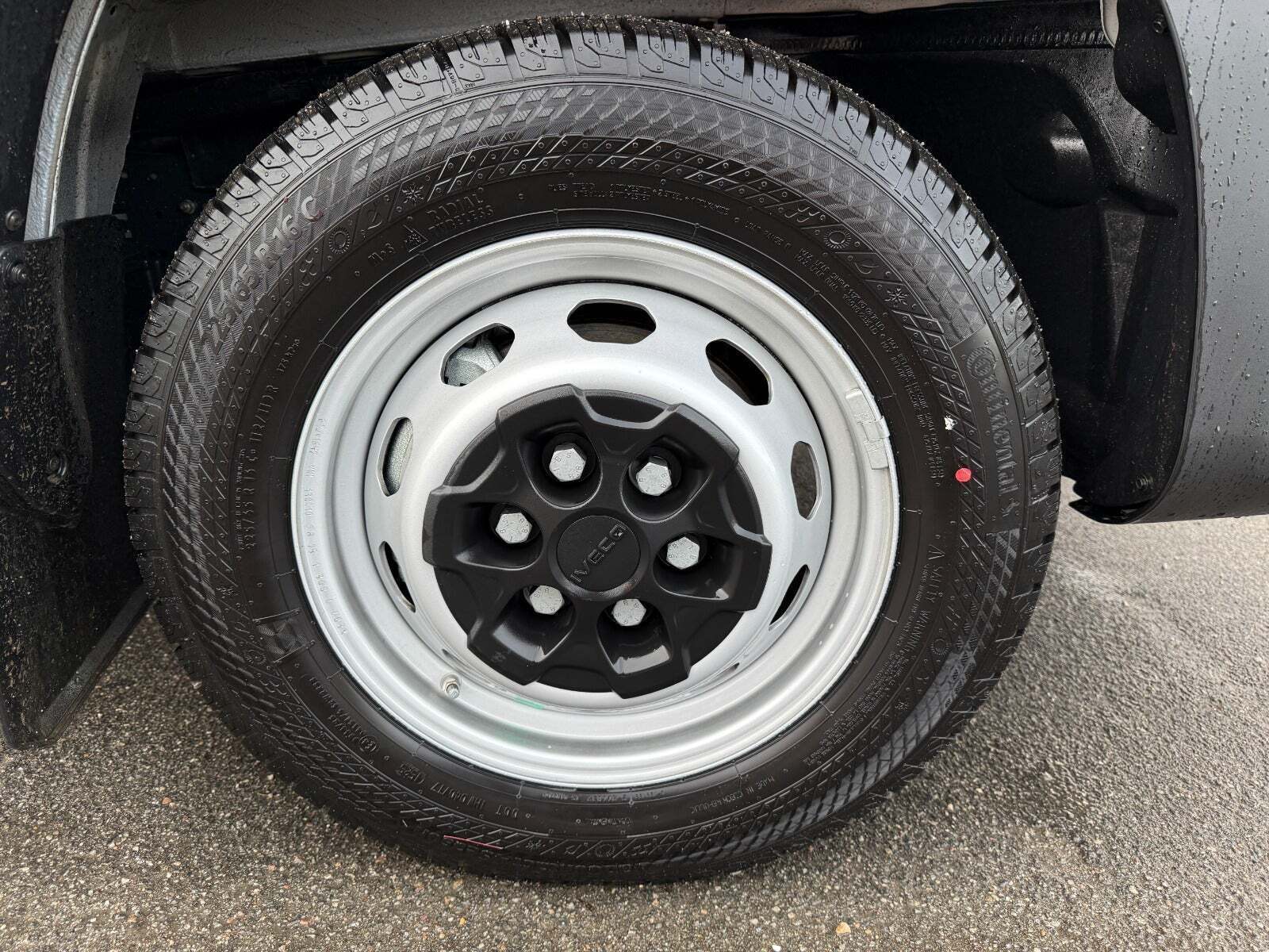 Hvid Iveco Daily fra 2025