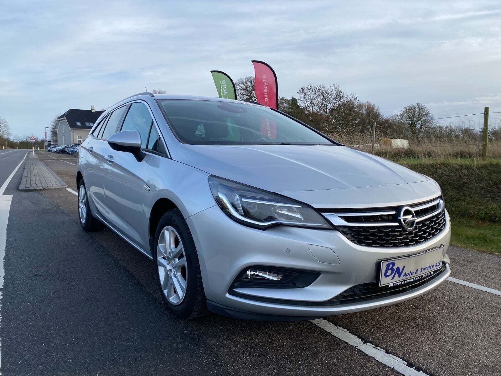 Sølv Opel Astra fra 2019