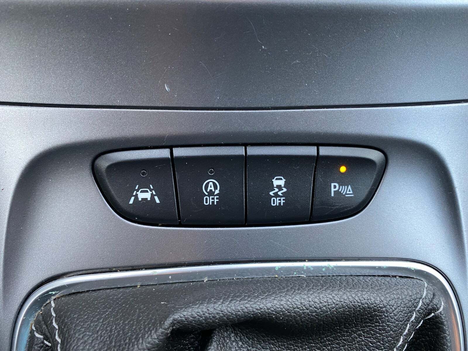 Sølv Opel Astra fra 2019