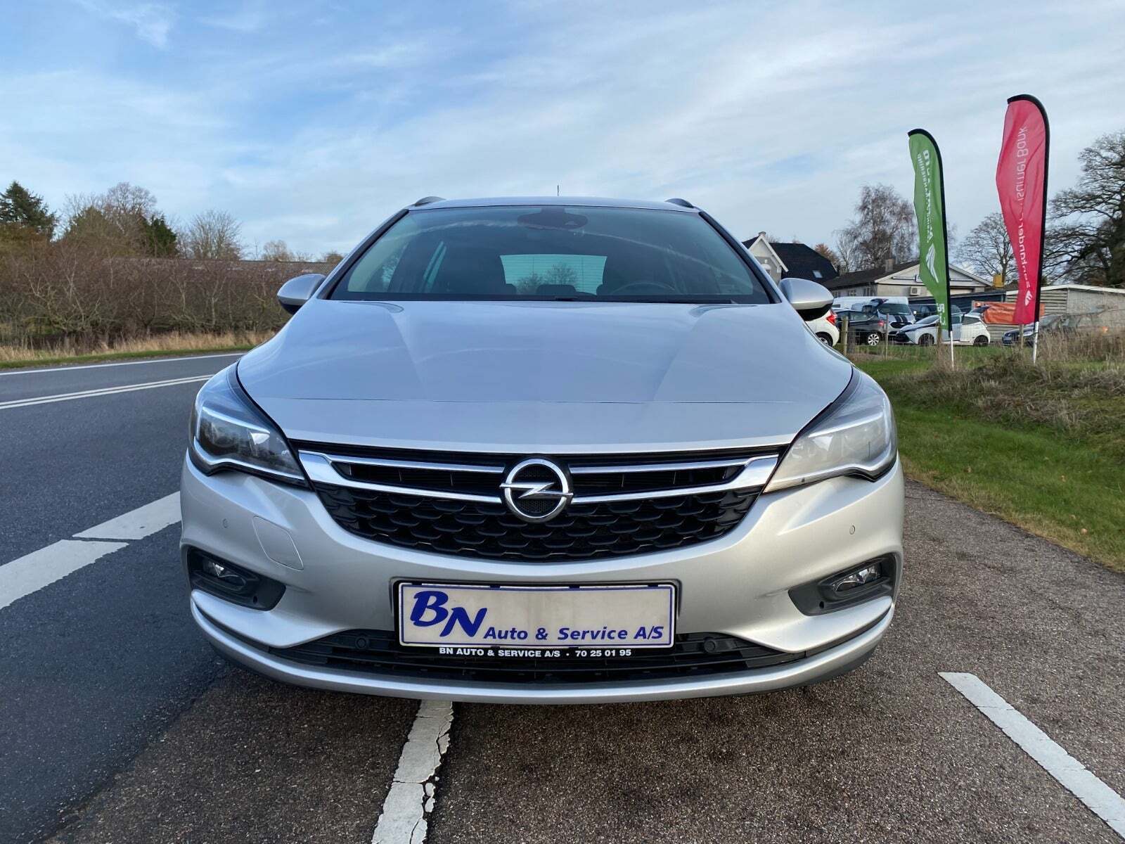 Sølv Opel Astra fra 2019