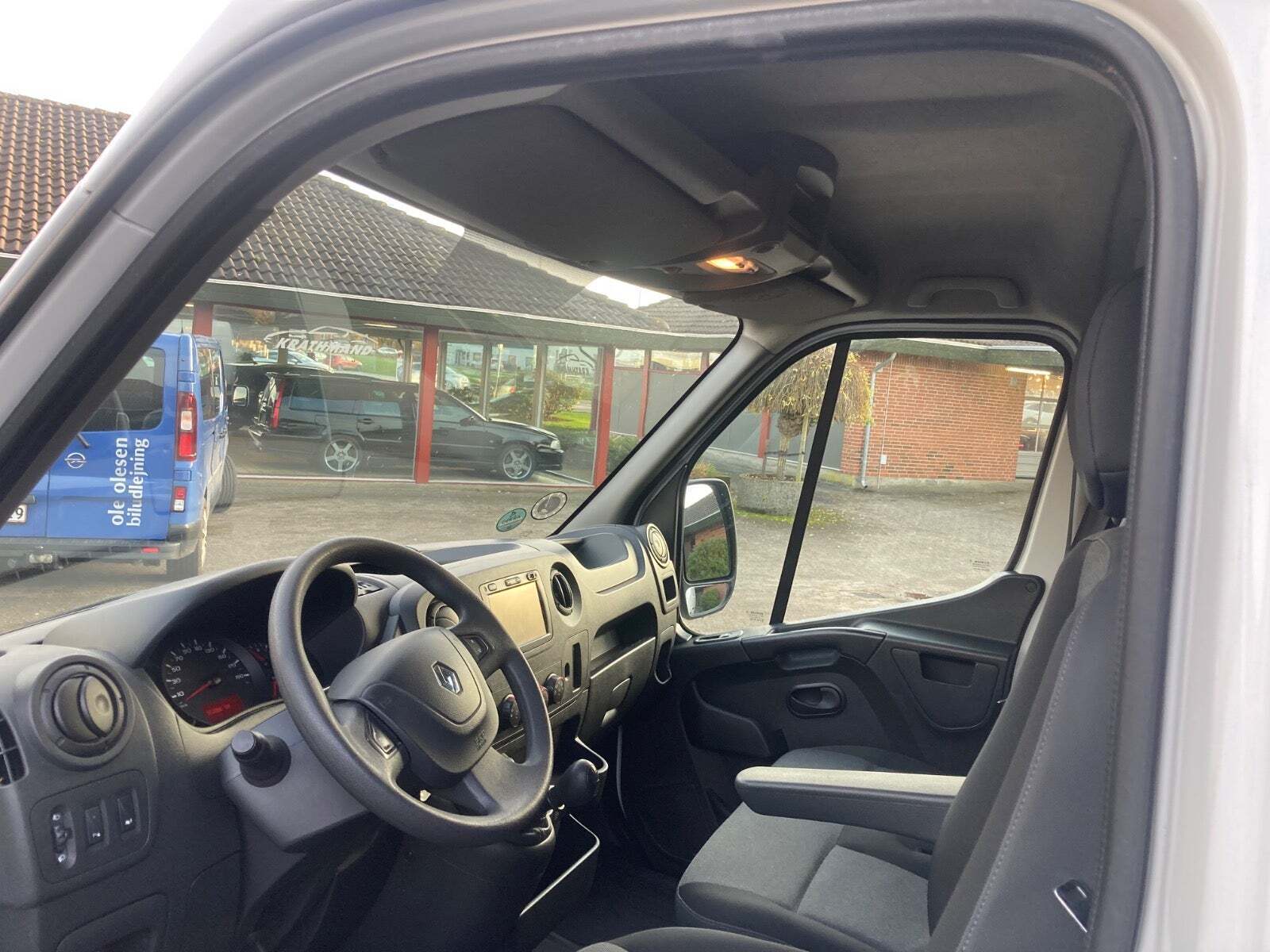 Renault Master III T35 2,3 dCi 165 L4H2 Kassevogn RWD