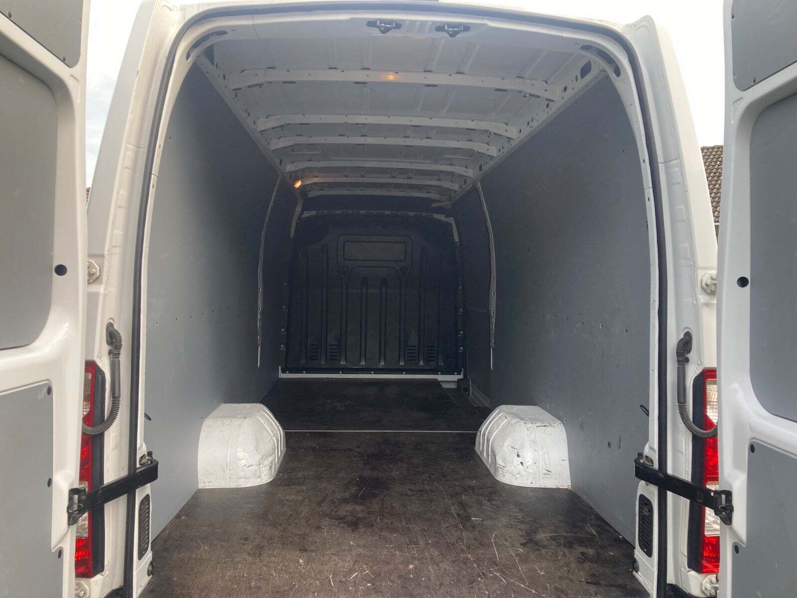 Hvid Renault Master III T35 fra 2019