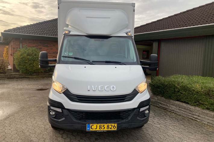 Hvid Iveco Daily fra 2019
