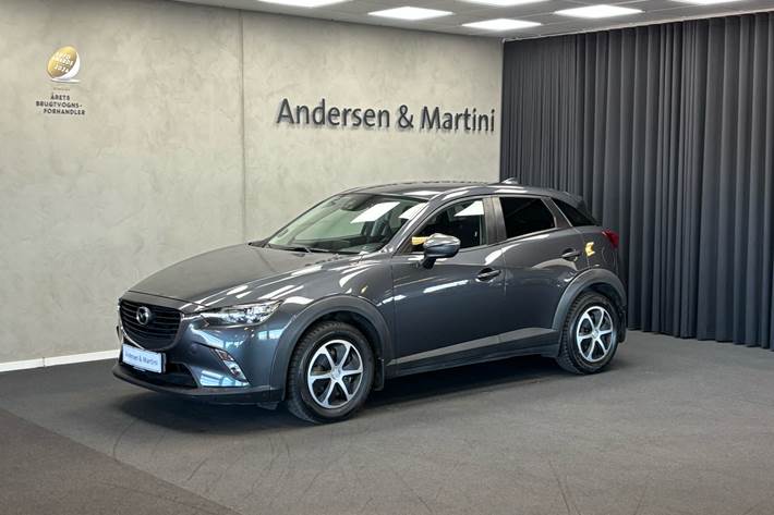 Grå Mazda CX-3 fra 2016 set udefra