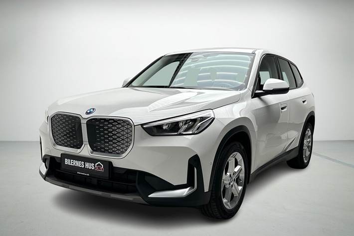 Hvid BMW iX1 fra 2024