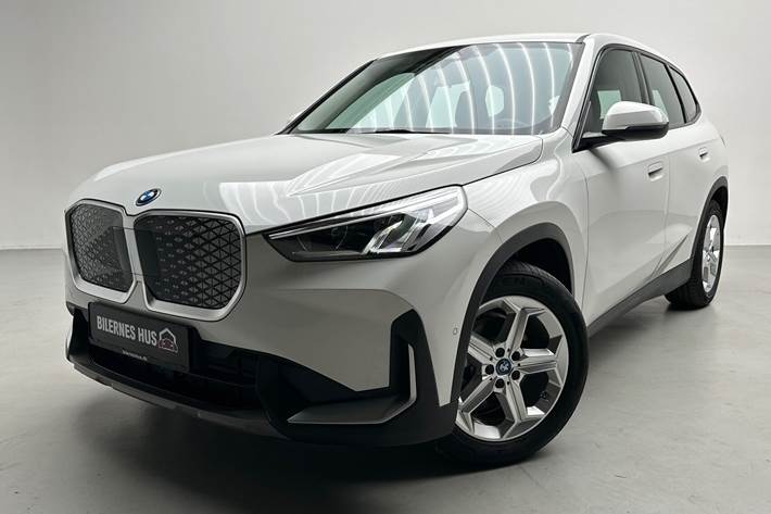 Hvid BMW iX1 fra 2024