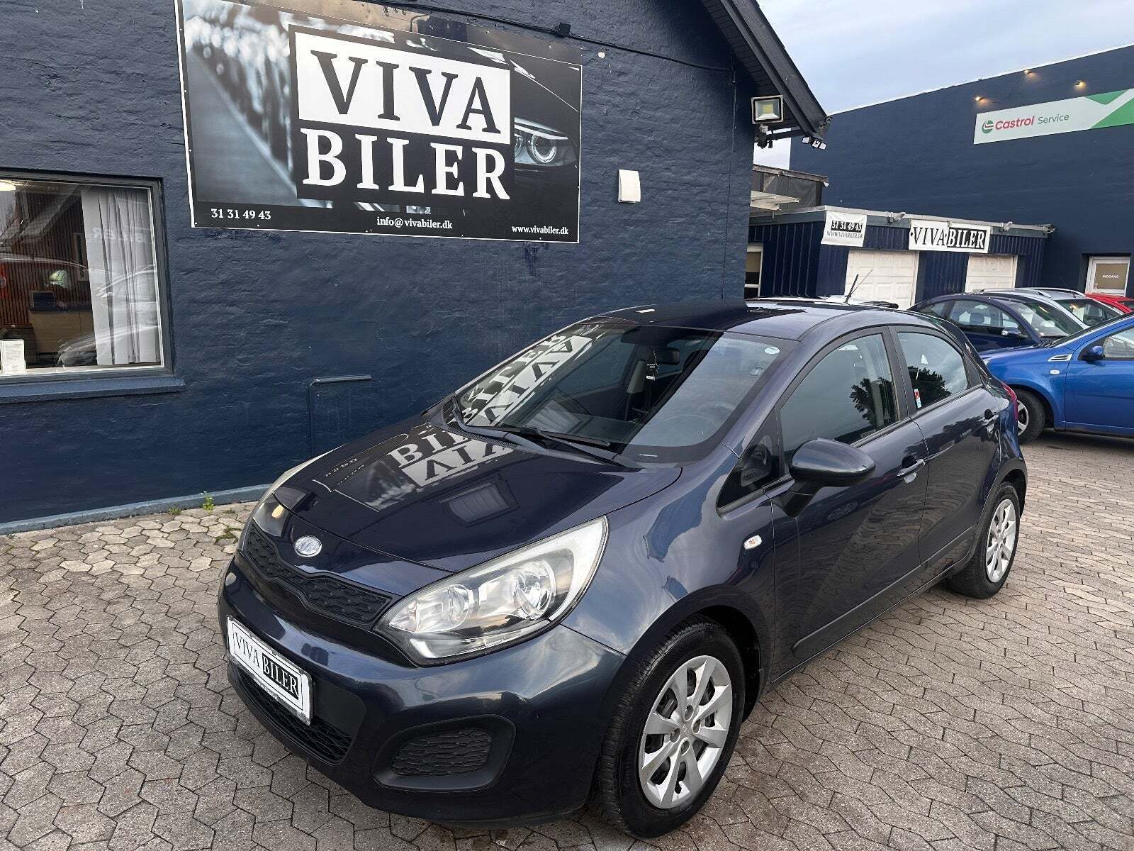 undefined Kia Rio fra 2013 set udefra