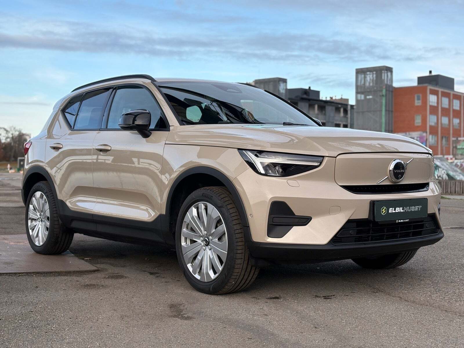 Volvo EX40 Extended Range Core