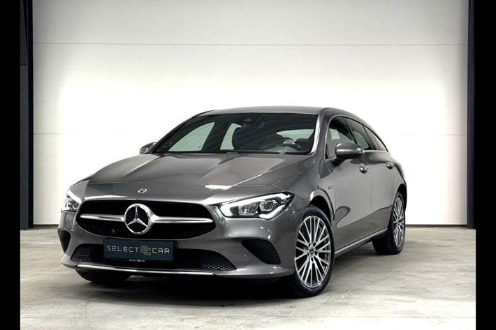 Grå Mercedes CLA250 e fra 2021