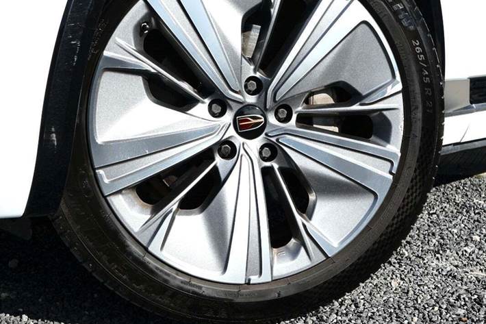 undefined Hongqi E-HS9 fra 2023