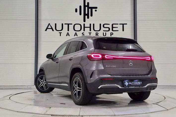 Grå Mercedes EQA250 fra 2021