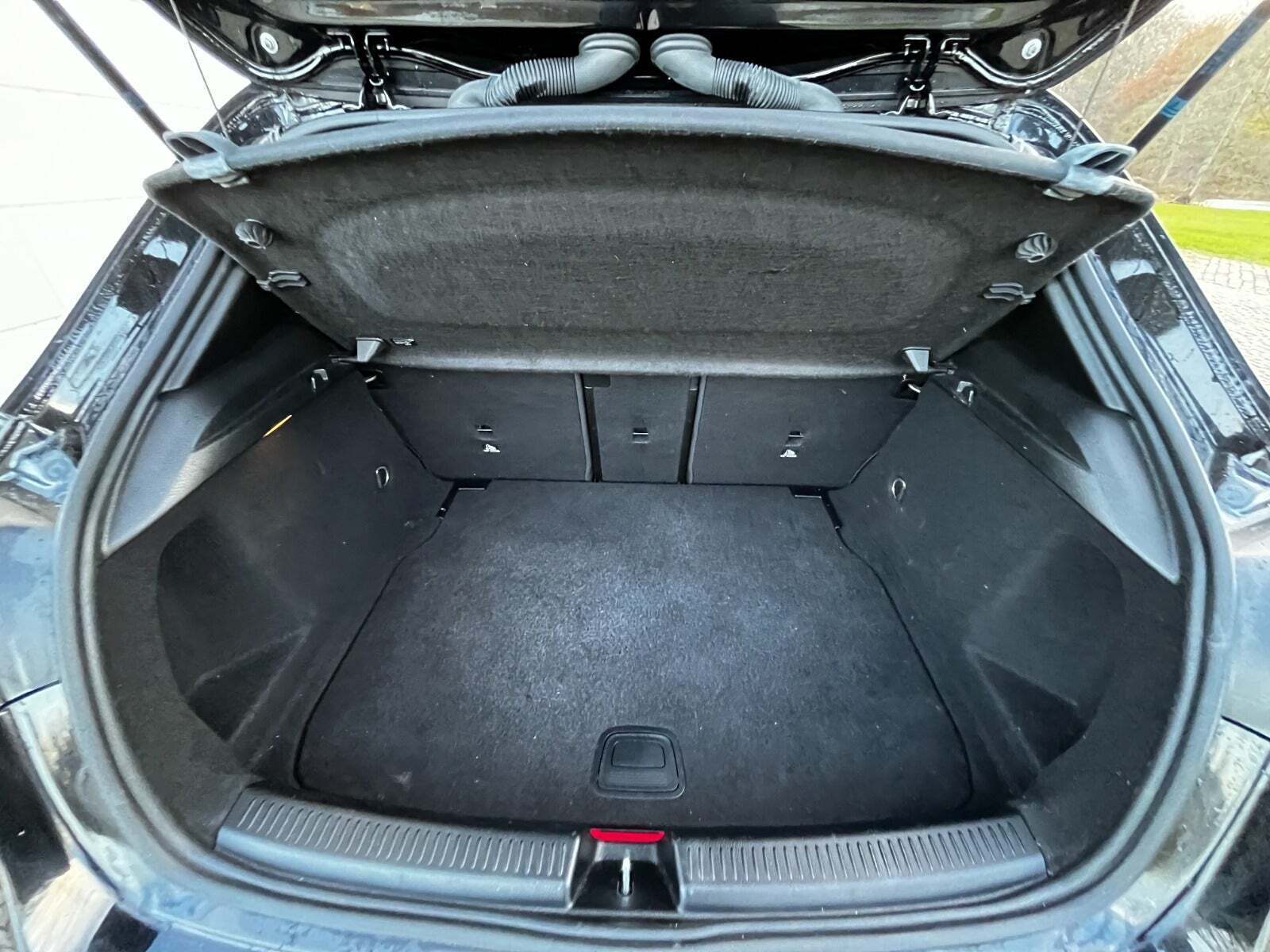 Sort Mercedes A200 fra 2023