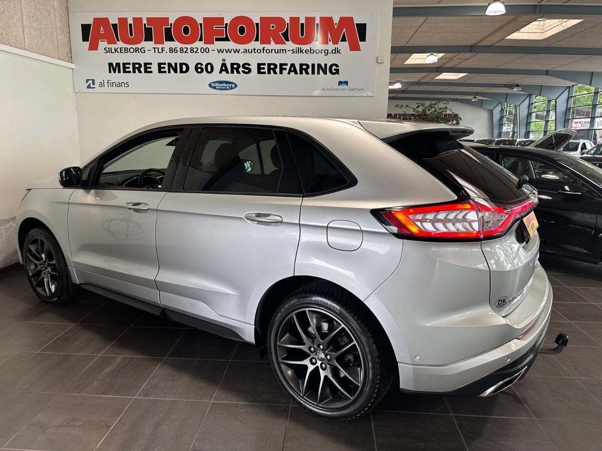 Sølv Ford Edge fra 2017