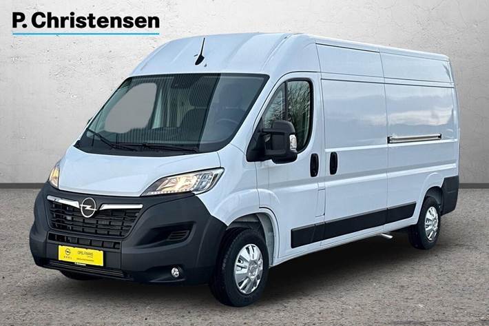 Hvid Opel Movano fra 2024