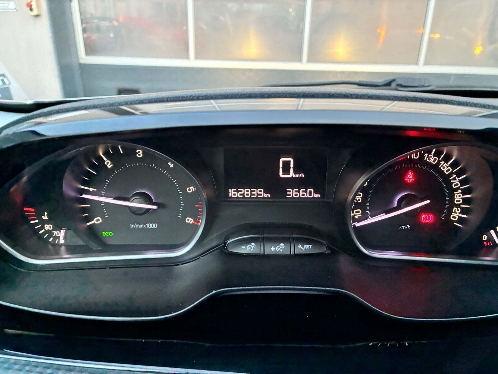 undefined Peugeot 208 fra 2016