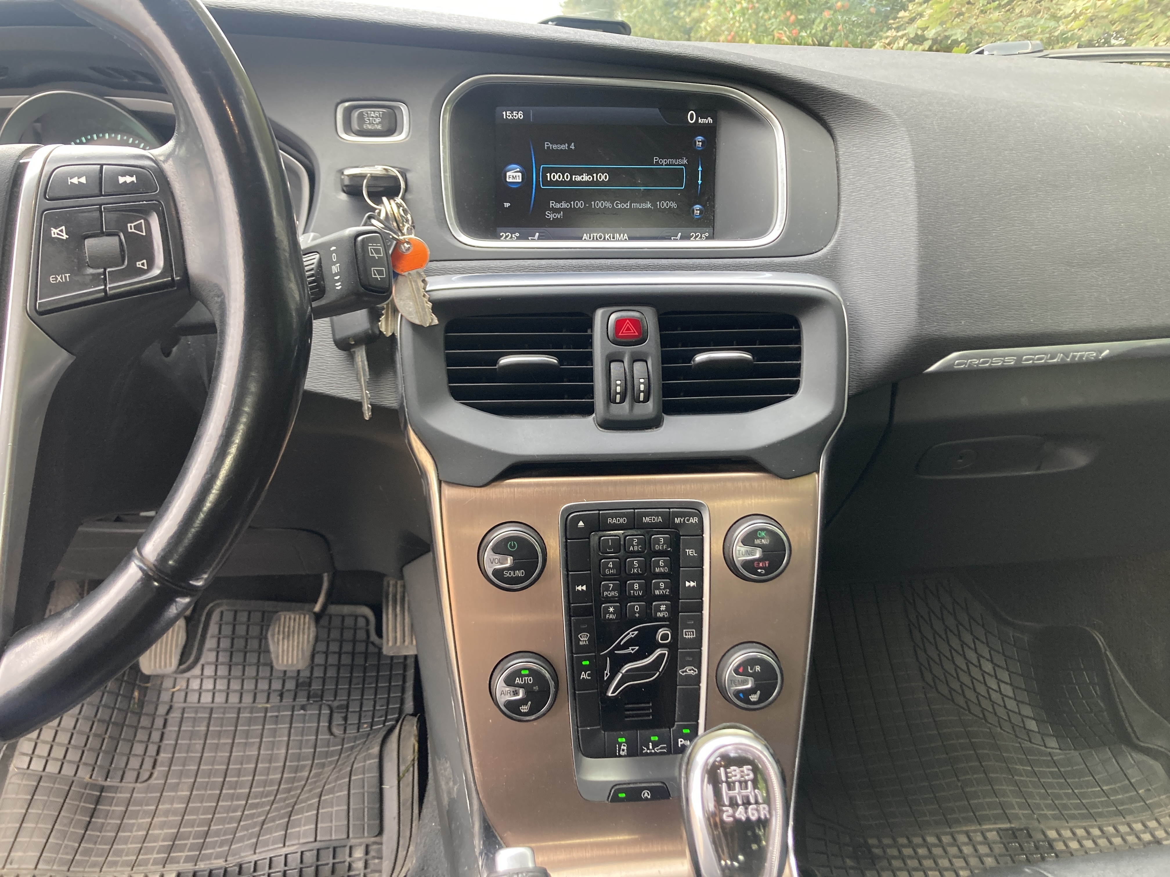 Sort Volvo V40 Cross Country fra 2014