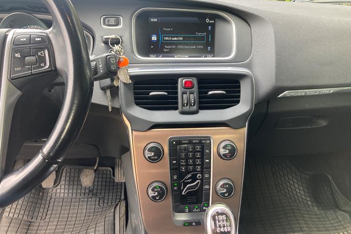 Sort Volvo V40 Cross Country fra 2014