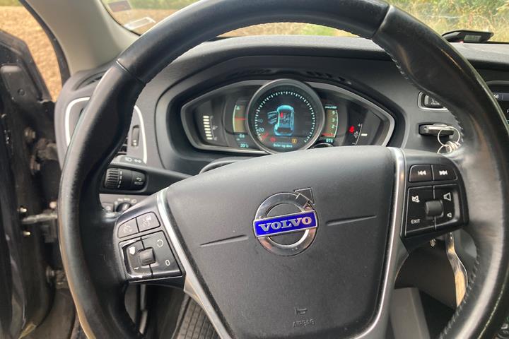 Sort Volvo V40 Cross Country fra 2014