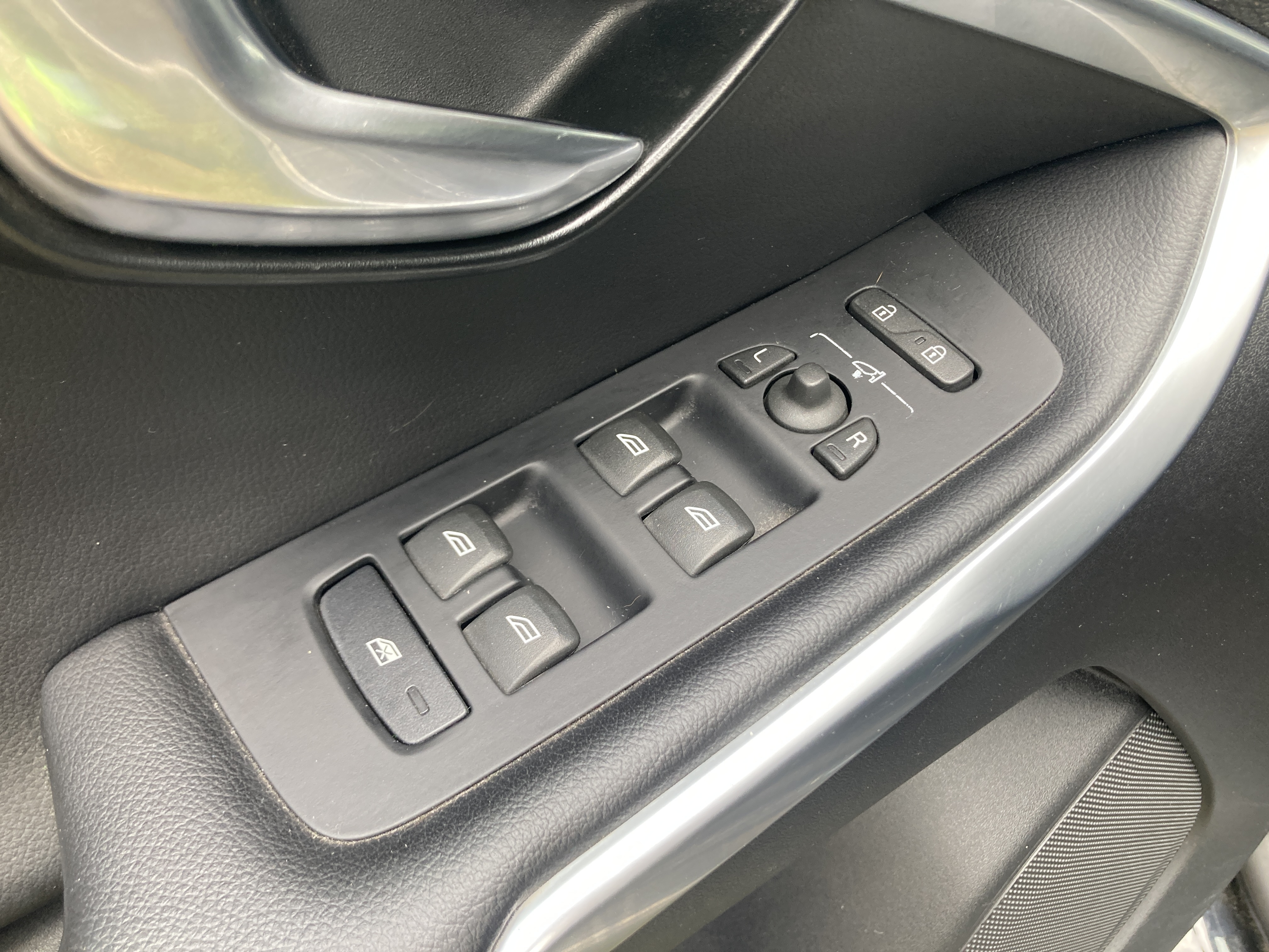 Sort Volvo V40 Cross Country fra 2014