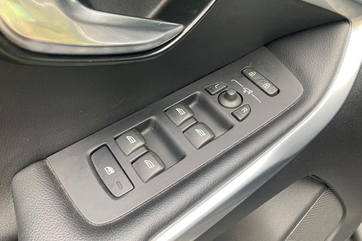 Sort Volvo V40 Cross Country fra 2014