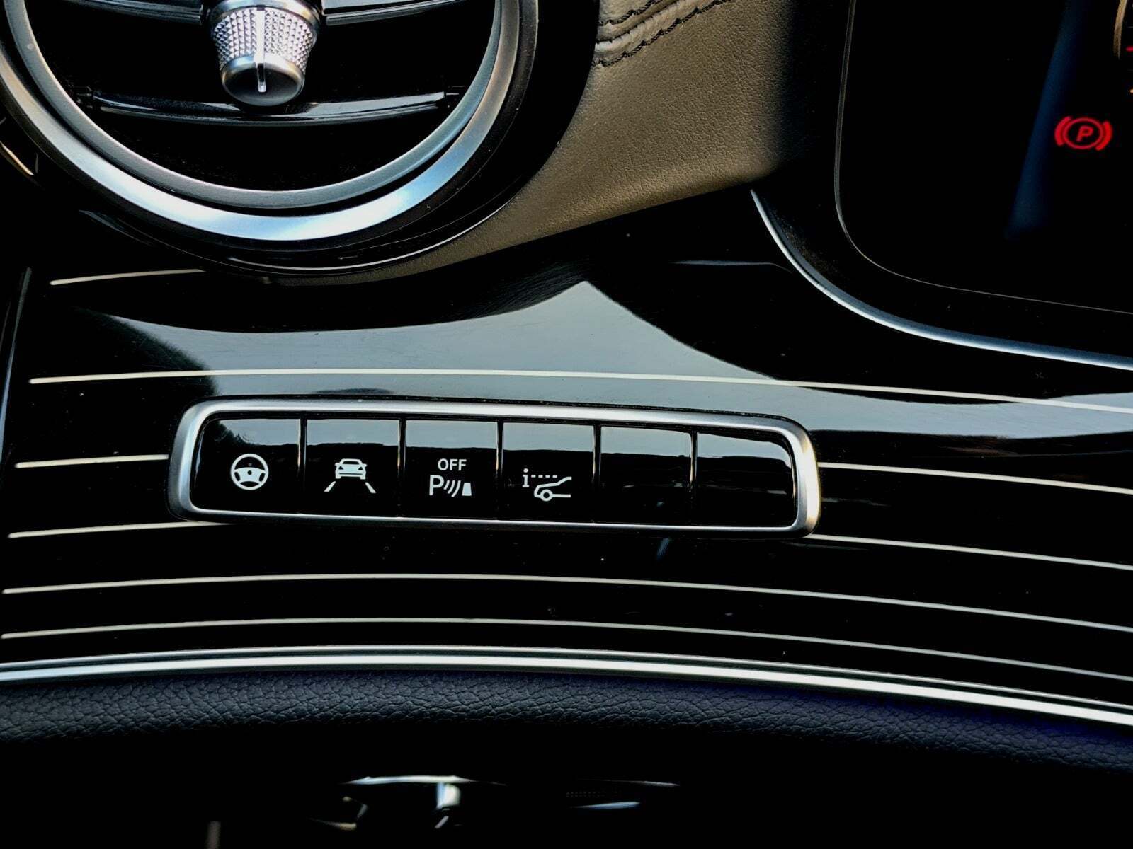 Hvid Mercedes E350 d fra 2017