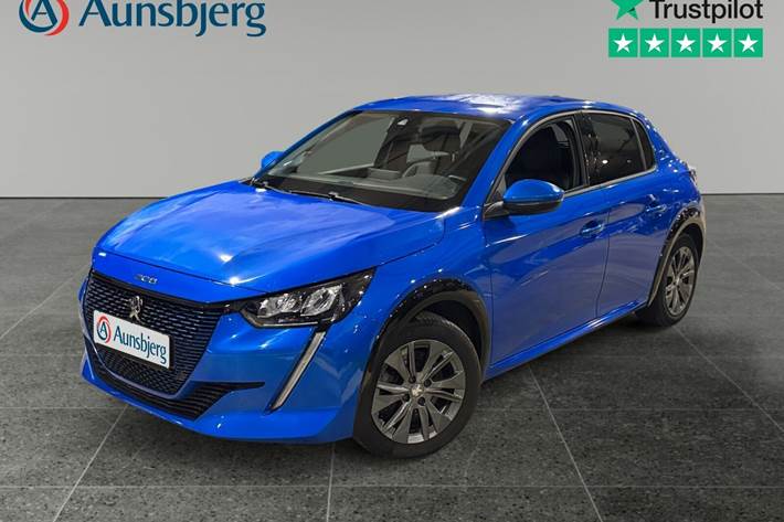 Blå Peugeot e-208 fra 2021 set udefra