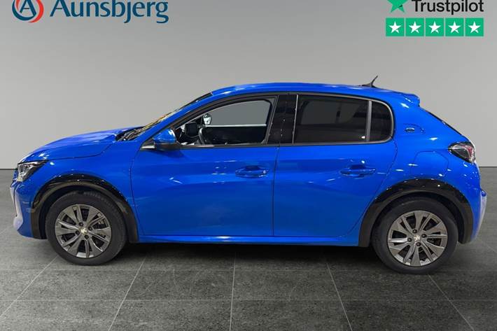 Blå Peugeot e-208 fra 2021