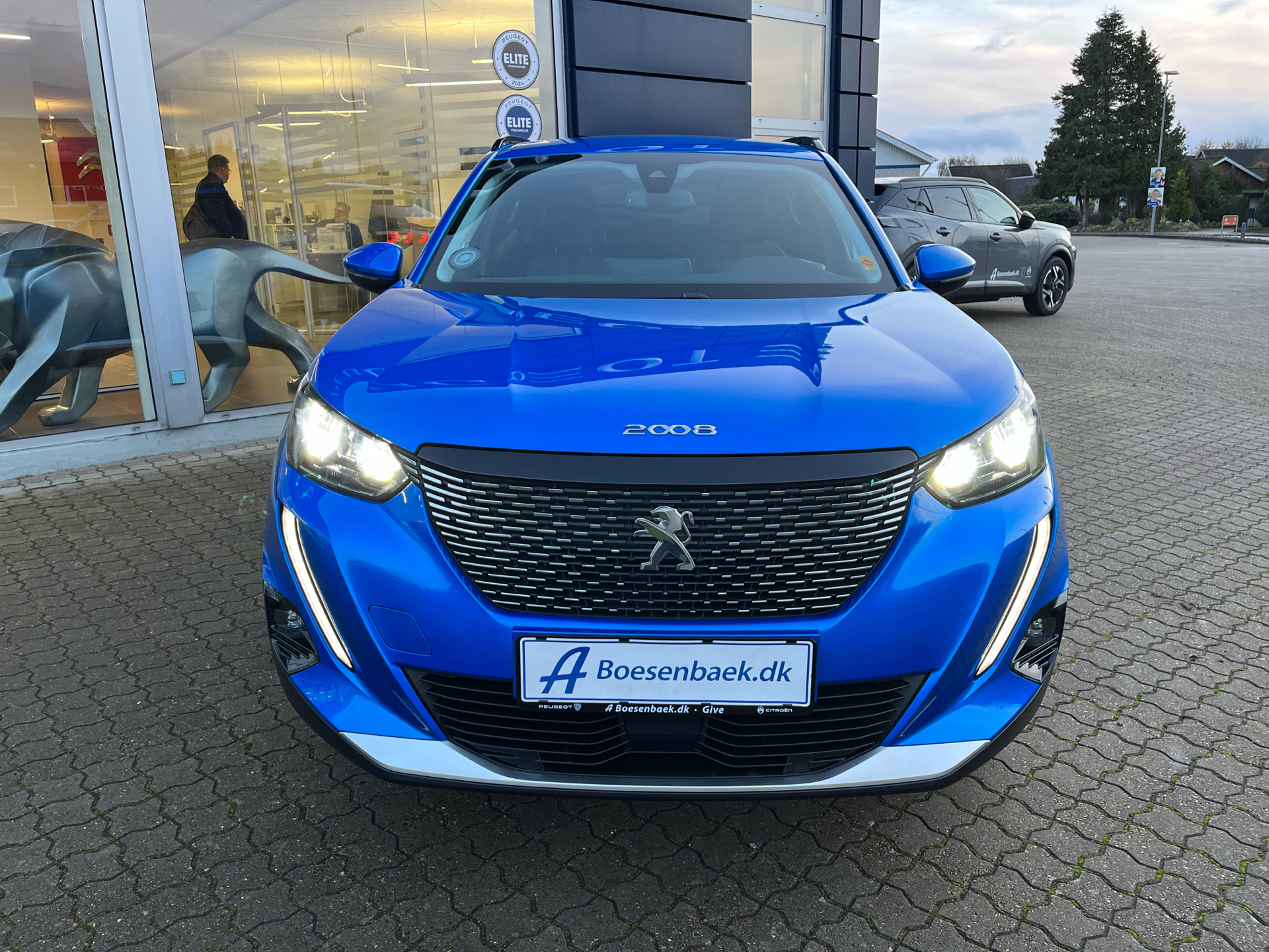 Peugeot 2008 1,2 PureTech Allure Pack EAT8 130HK 5d 8g Aut.