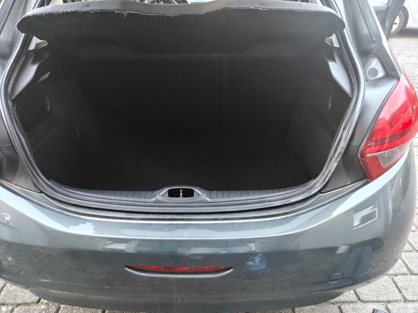 Peugeot 208 1,2 VTi 82 Active