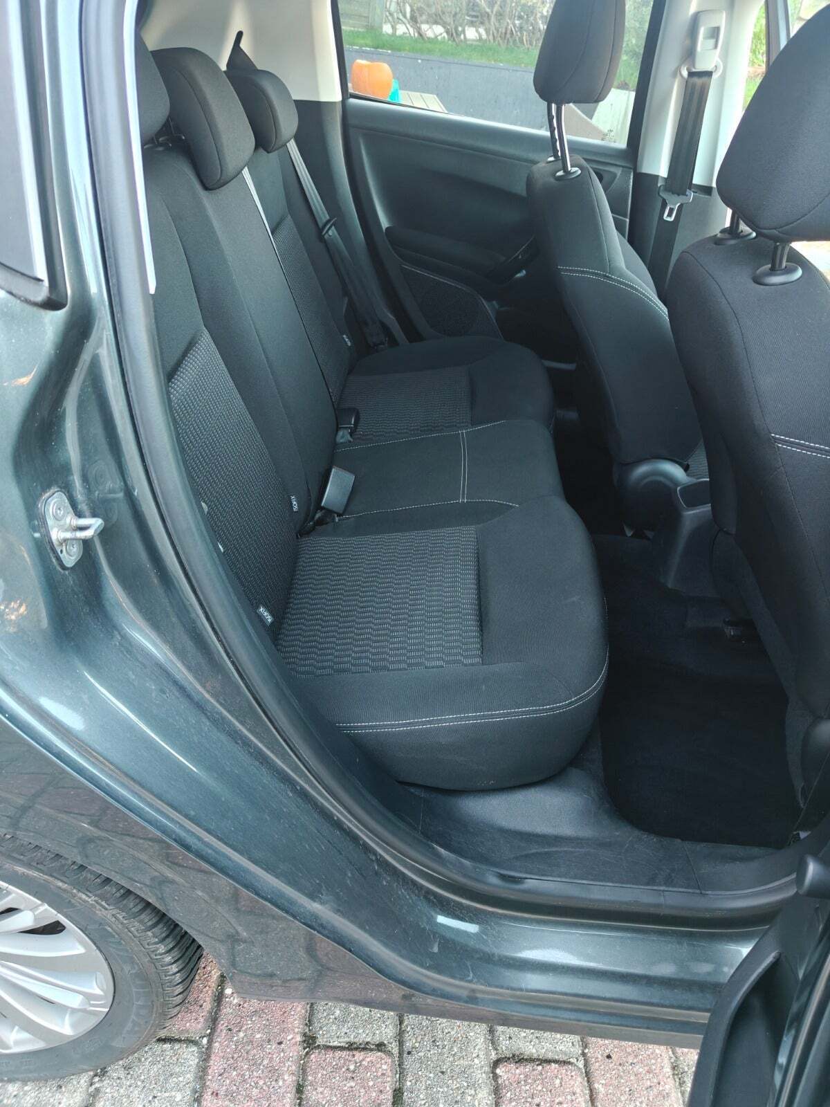 Grå Peugeot 208 fra 2018