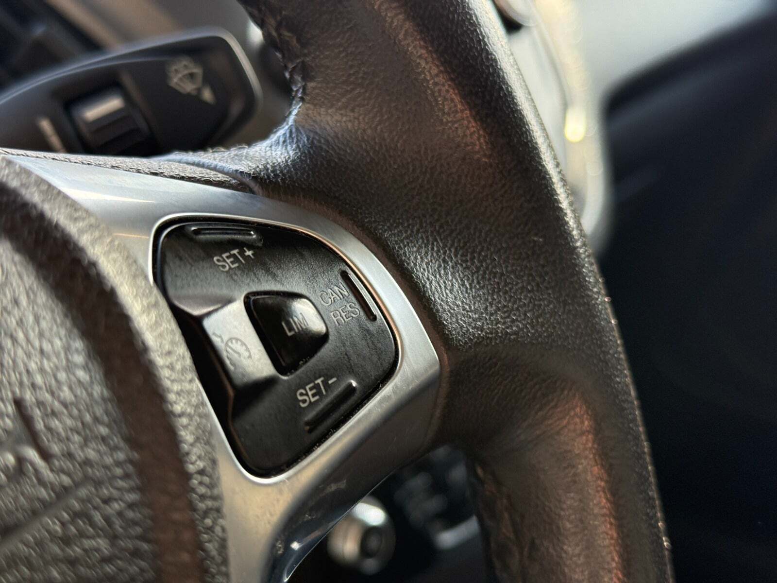 Hvid Ford Transit Courier fra 2021