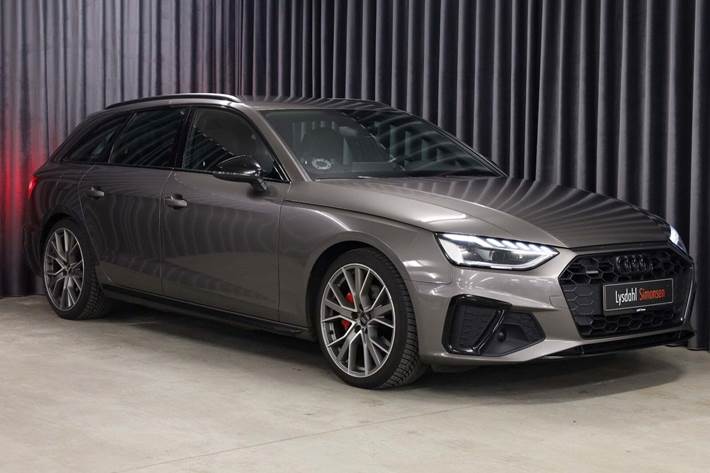 Grå Audi A4 fra 2020 set udefra