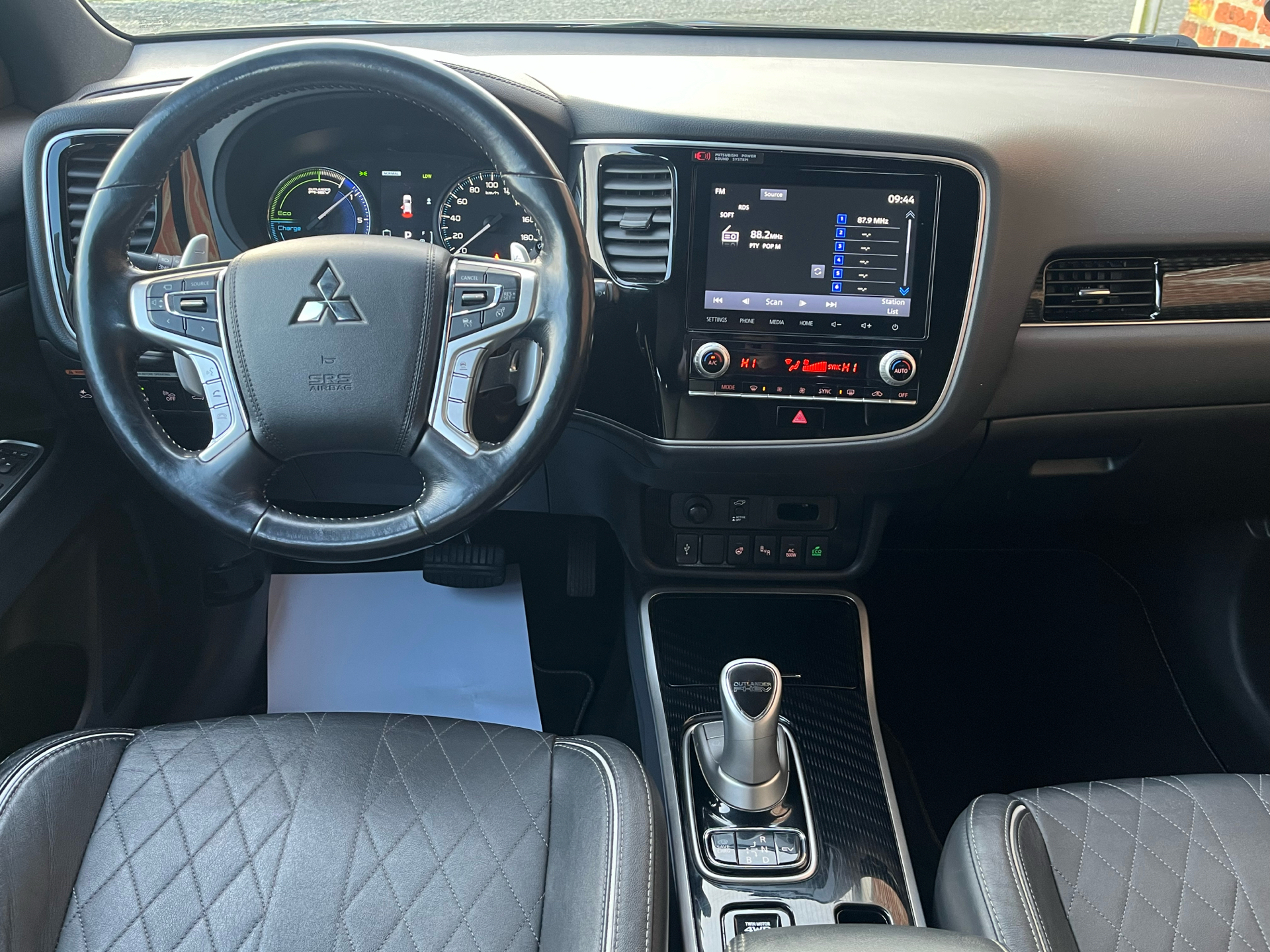 Mitsubishi Outlander 2,4 PHEV  Plugin-hybrid Instyle 4WD 224HK 5d 6g Trinl. Gear